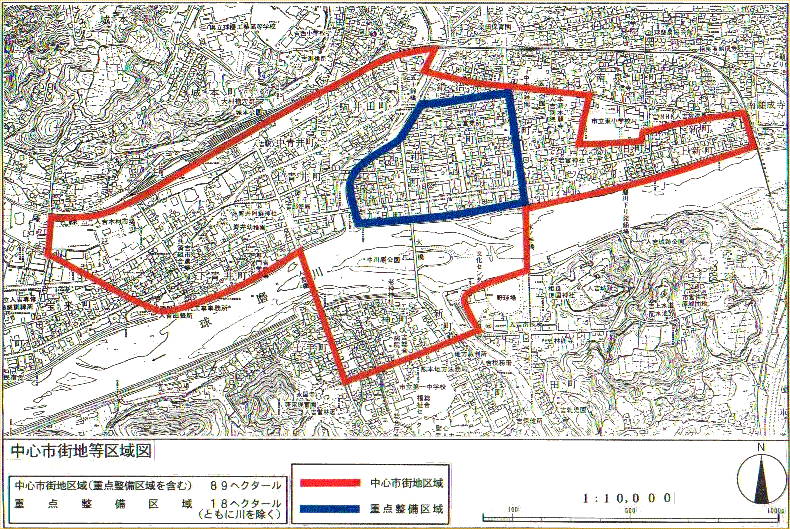 中心市街地等区域図の画像、赤枠は中心市街地区域89ヘクタール、青枠は重点整備区域18ヘクタール ともに川を除く
