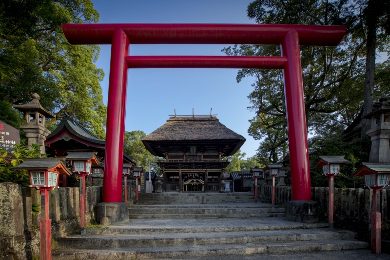 青井阿蘇神社の鳥居の写真