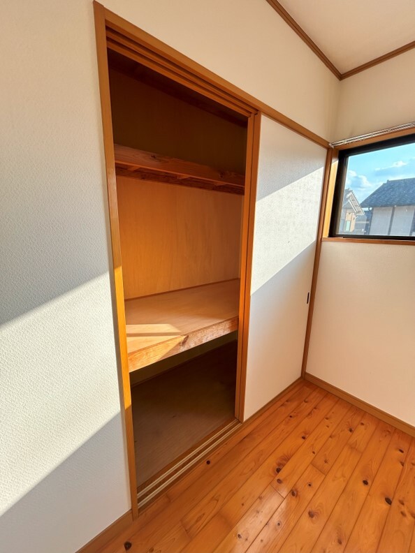 2階洋室1収納（中原）.jpg