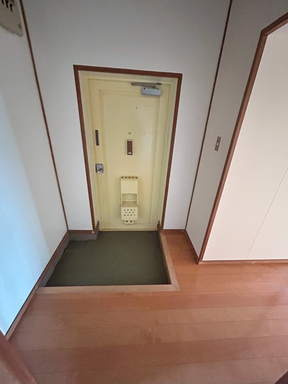玄関2（原田単身）.jpg